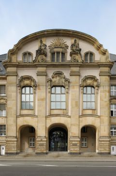 Eingangsportal Landgericht Mönchengladbach